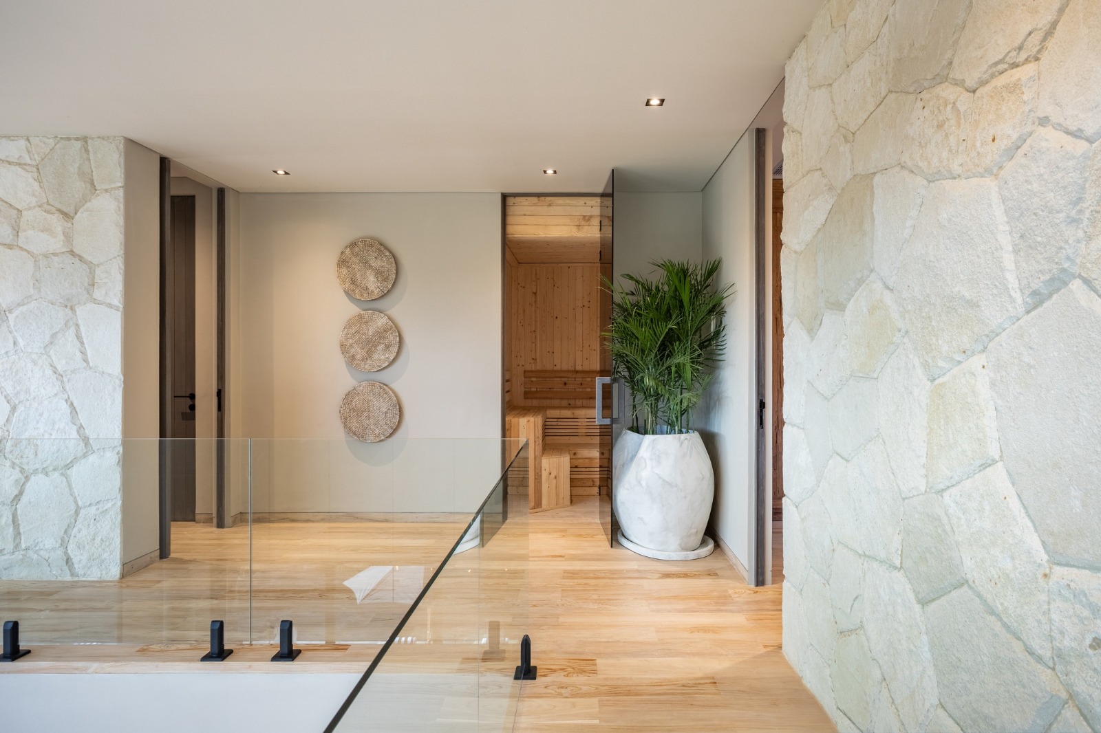 Classic White Limestone Random for wall cladding (2)